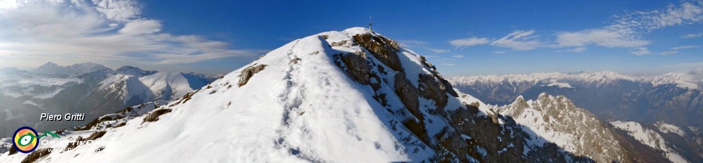 48 Sulla cresta sud-est innevata.jpg